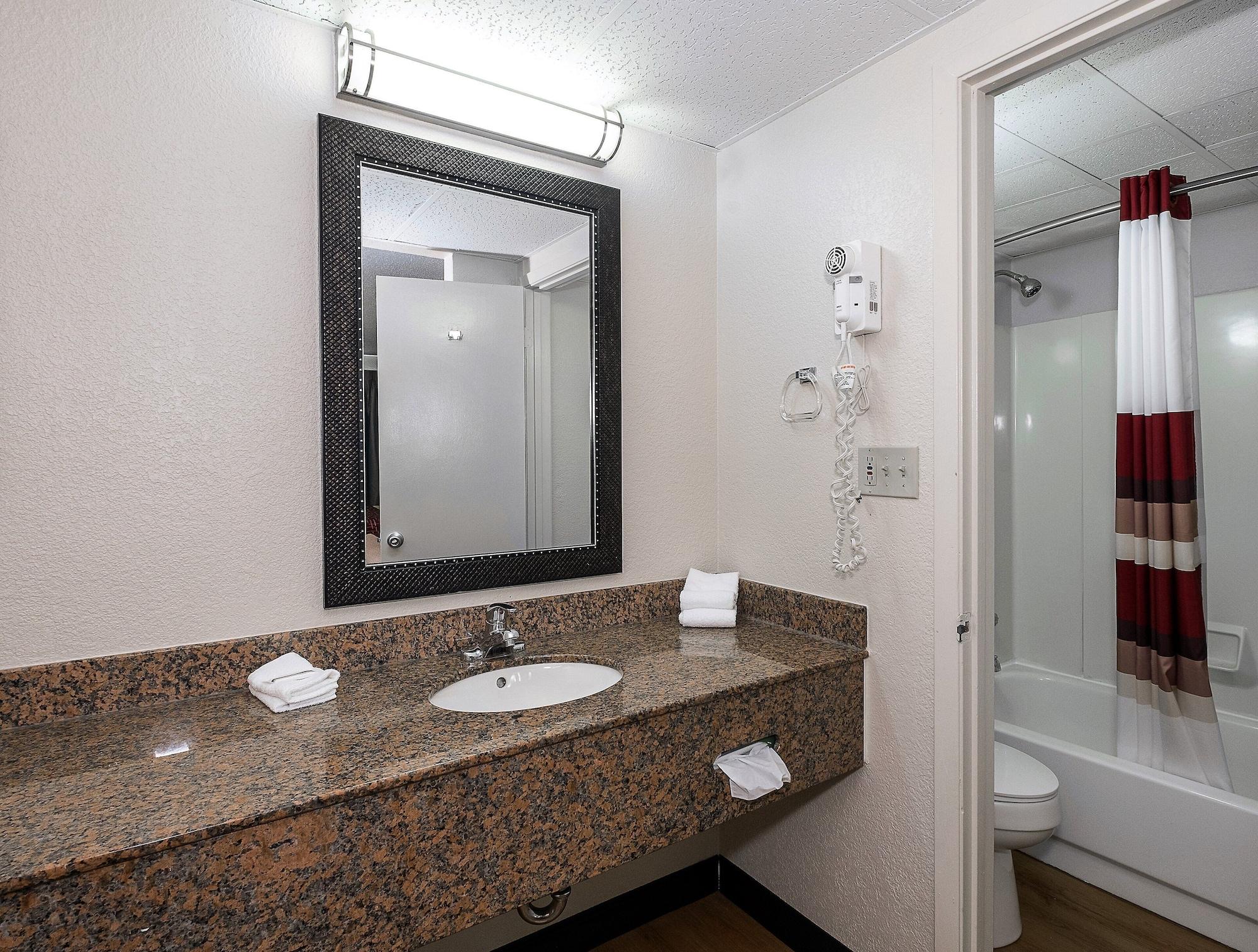 Red Roof Inn Bloomington - Normal/University Экстерьер фото