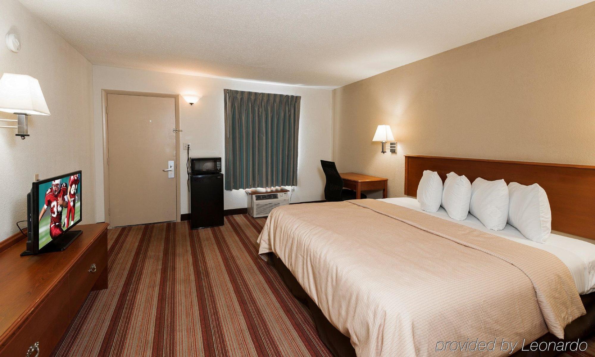 Red Roof Inn Bloomington - Normal/University Экстерьер фото