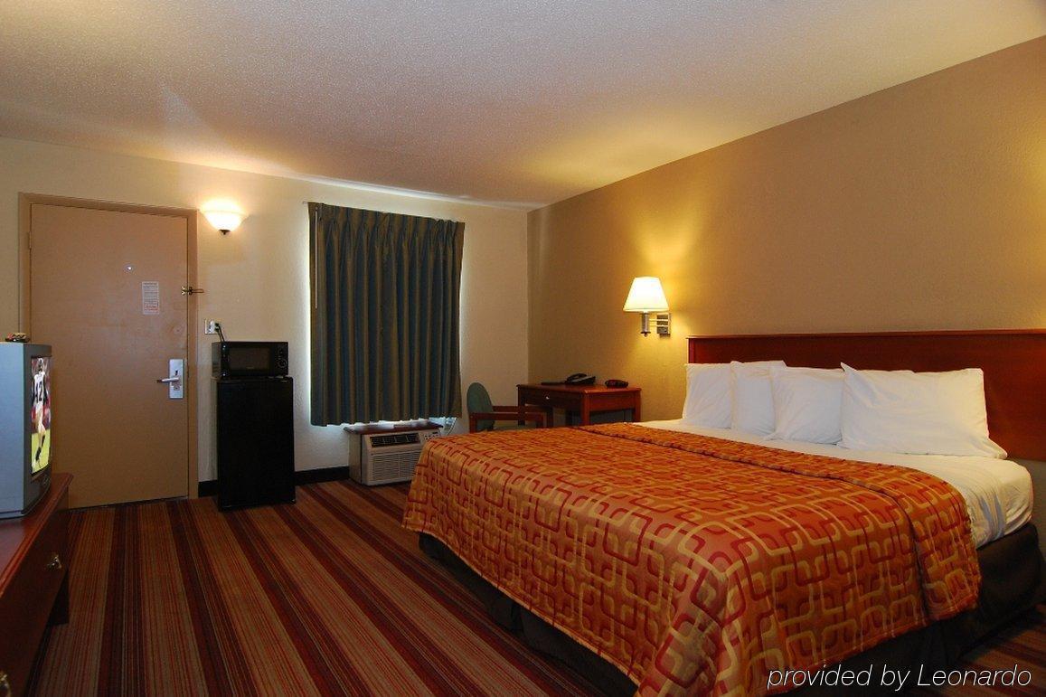 Red Roof Inn Bloomington - Normal/University Экстерьер фото