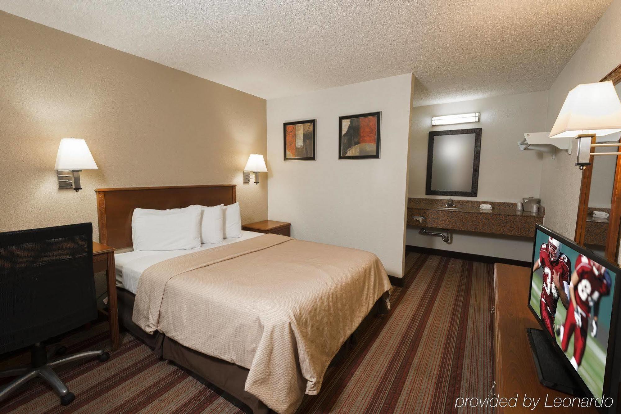 Red Roof Inn Bloomington - Normal/University Экстерьер фото